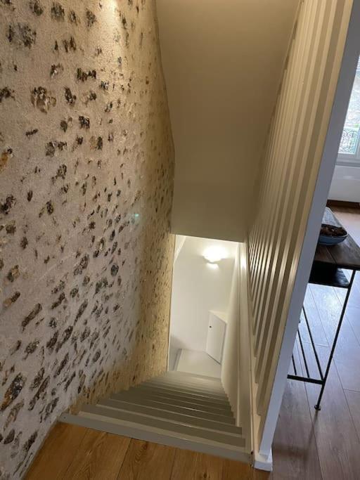 Tiny Paradise - 2 Bedrooms Apartment Montigny-sur-Loing Exterior foto