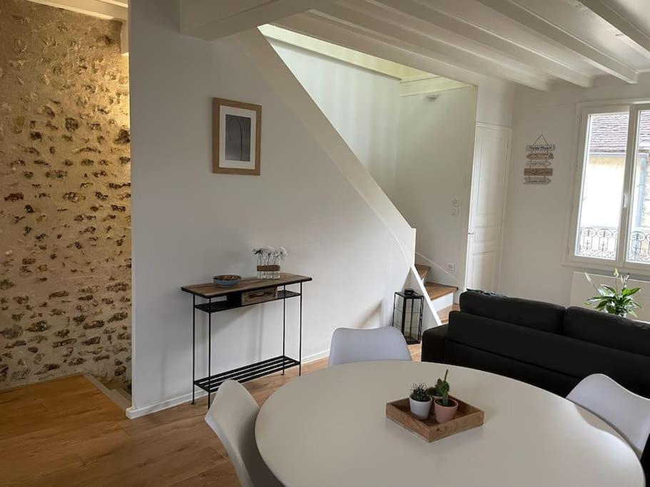 Tiny Paradise - 2 Bedrooms Apartment Montigny-sur-Loing Exterior foto